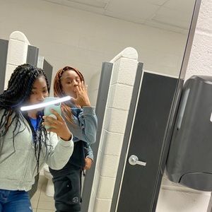 Meet your Posher, Desiree